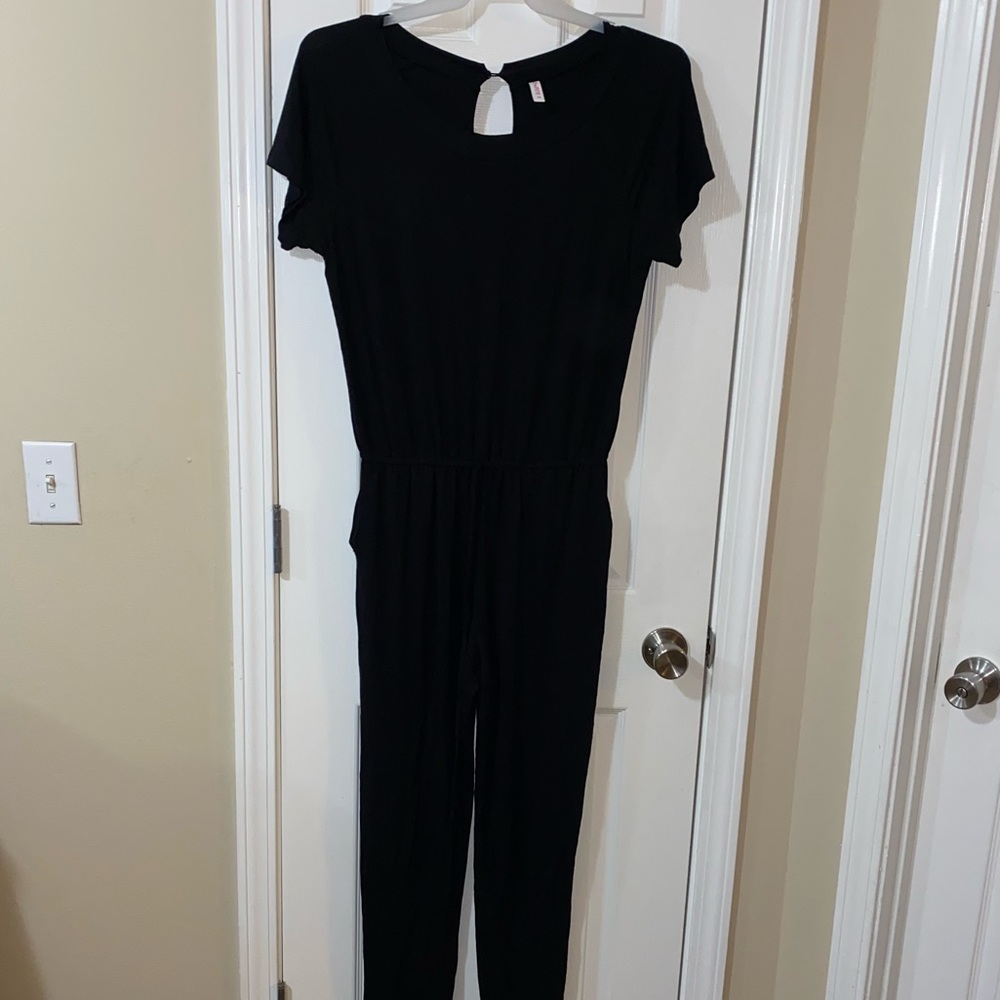 💣 🚨Black Short sleeve Jumpsuit w pockets & drawstring 🔥🙌🏾 Women Medium - Picture 2 of 4